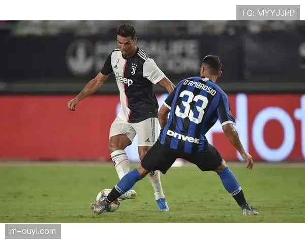 从四后卫到三中卫：解析孔蒂治下热刺的战术革命